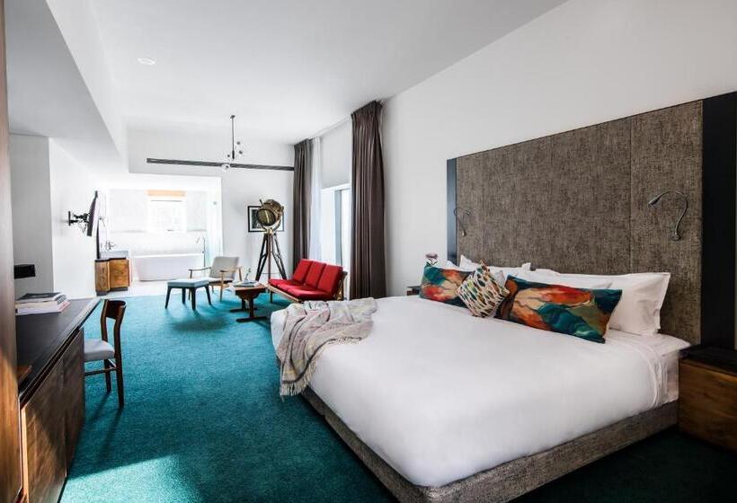 스탠다드 룸 킹사이즈 침대, The Old Clare Hotel, Independent Collection By Evt