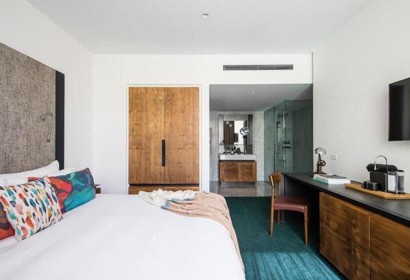 스탠다드 룸 킹사이즈 침대, The Old Clare Hotel, Independent Collection By Evt