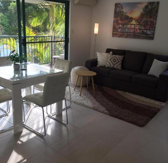 Апартаменты Deluxe 1 Спальня, Chez Noosa Resort Motel