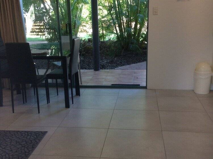 Апартаменты 1 Спальня, Chez Noosa Resort Motel