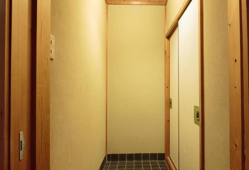 Номер Стандарт Вид на Сад, Gion Ryokan Qbeh