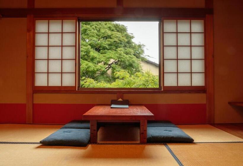 Номер Стандарт Вид на Сад, Gion Ryokan Qbeh