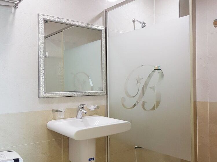 اتاق استاندارد با چشم‌انداز شهر, Benikea Hotel Yeosu