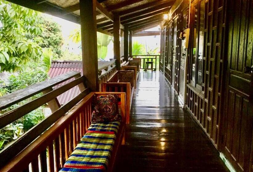 Номер Стандарт Вид на Сад, Champa Lao The Villa
