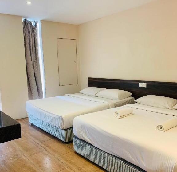 Семейный Номер Deluxe, Newtown Hotel Puchong