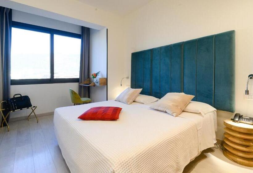اتاق راحتی, Art Hotel Milano