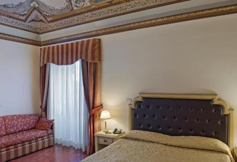 اتاق سوپریور, Manganelli Palace