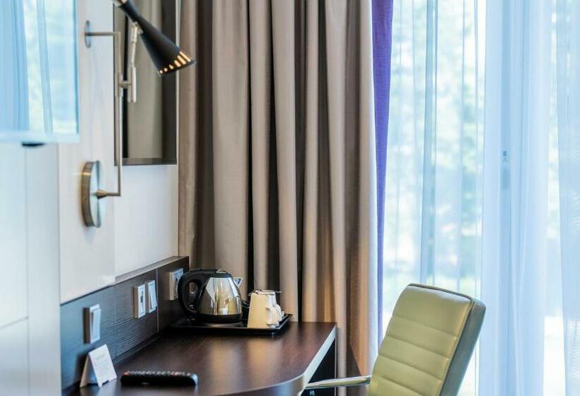 اتاق خانوادگی, Premier Inn Berlin Airport