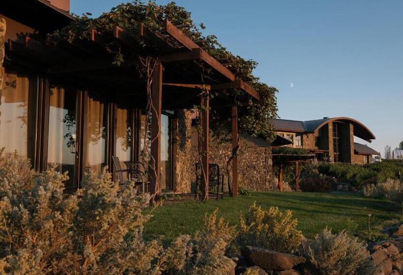 Люкс Вид на Реку, Sagecliffe Resort & Spa