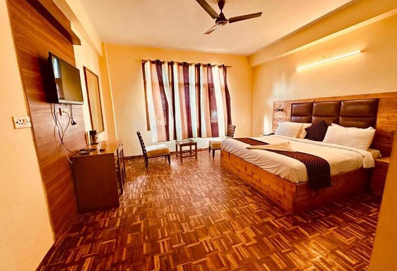 Номер Deluxe, Kalinga Grand Manali