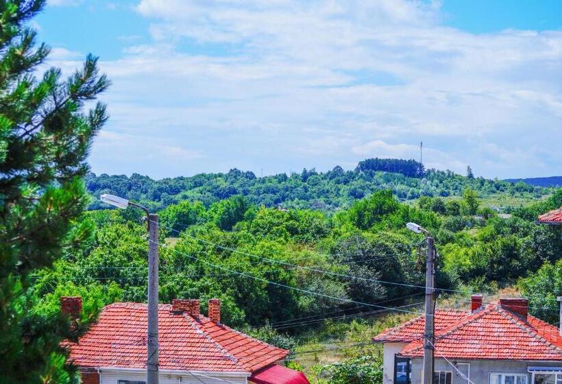 Номер Стандарт Трехместный, Chrystal Guest House