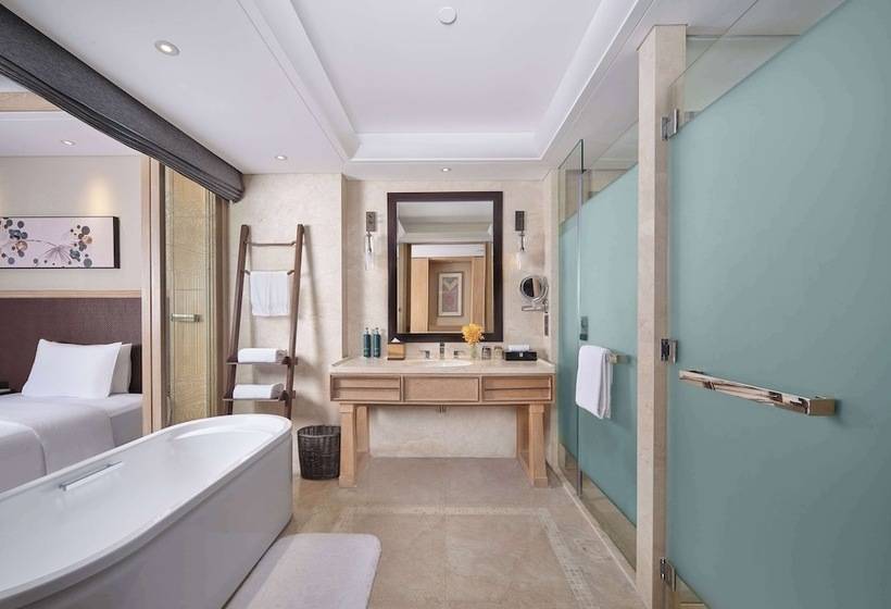 Номер Executive, Hilton Dali Resort & Spa
