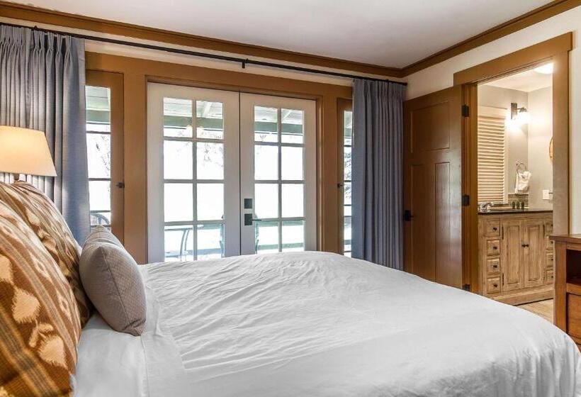 带大床的标准间, Sierra Sky Ranch, Ascend Hotel Collection