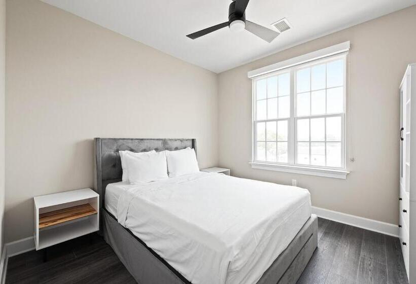 스위트, Bywater Suite