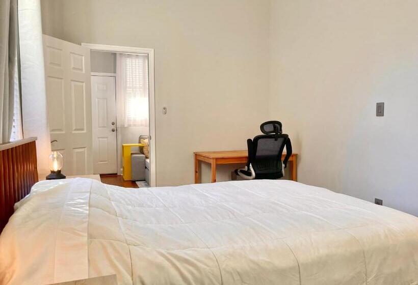 Номер Deluxe, Lovely Guesthouse In The Up And Coming Springfield