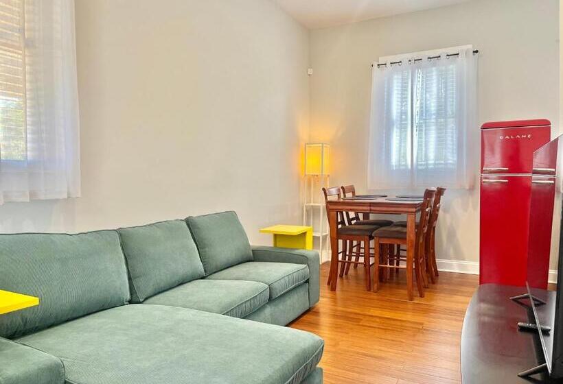 Номер Deluxe, Lovely Guesthouse In The Up And Coming Springfield