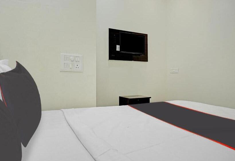 Трехместный Номер Классика, Collection O Brahma Residency