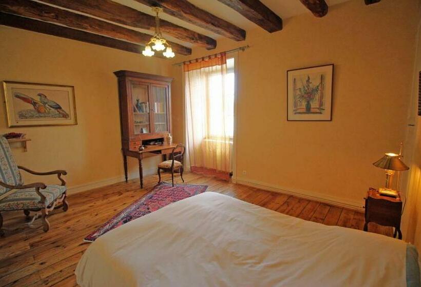 سوییت, La Maison De La Faye