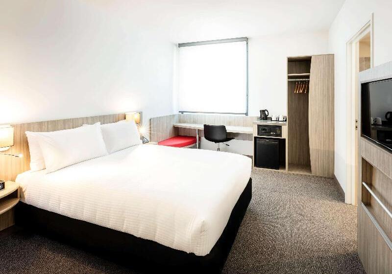 标准间, Ibis Mackay