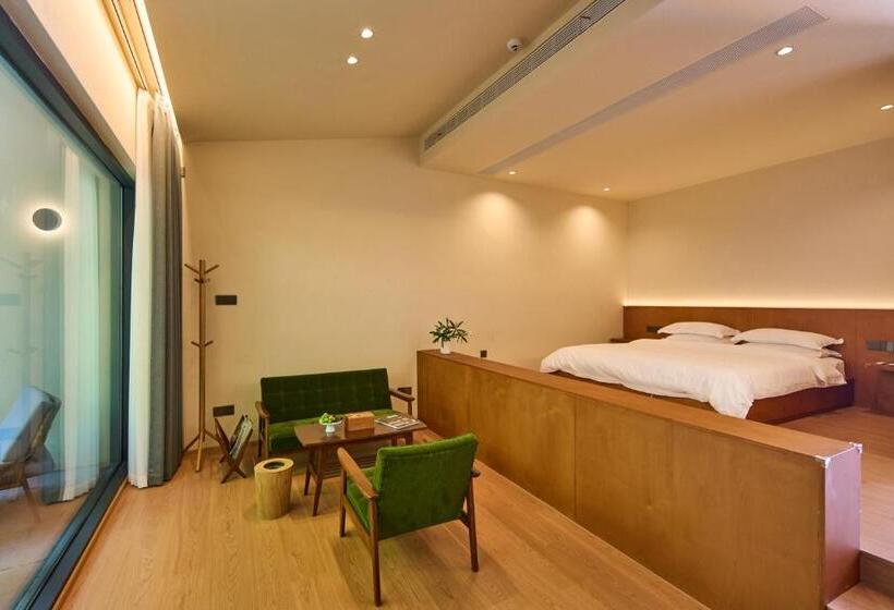 اتاق سوپریور با چشم‌انداز باغ, Mountain And Autumn Homestay