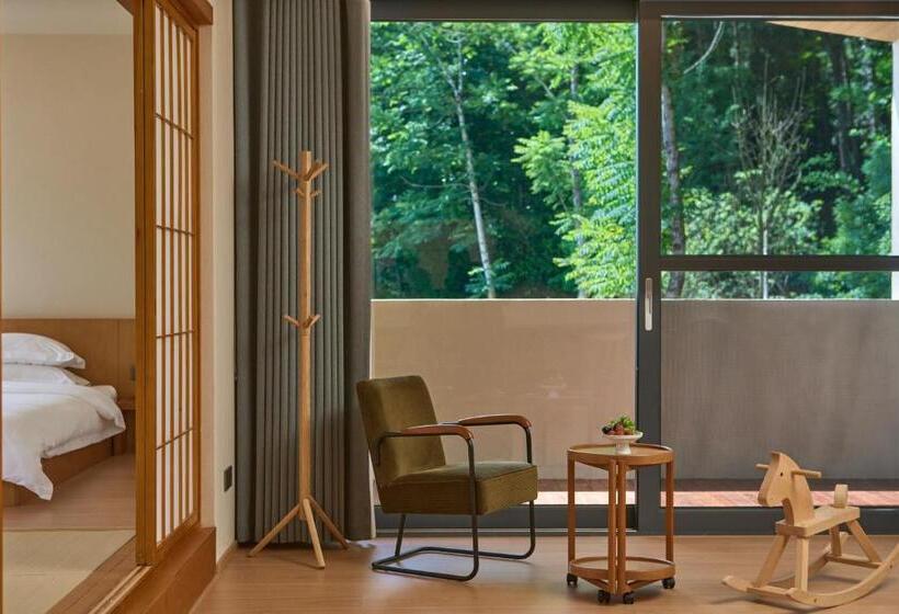 Suite with Terrace, Mountain And Autumn Homestay