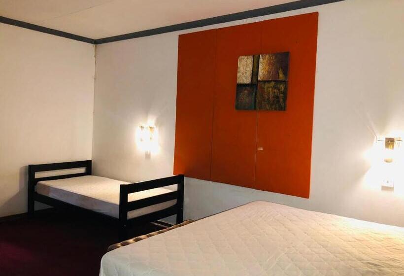 اتاق خانوادگی, Amogelang Guesthouse & Suites