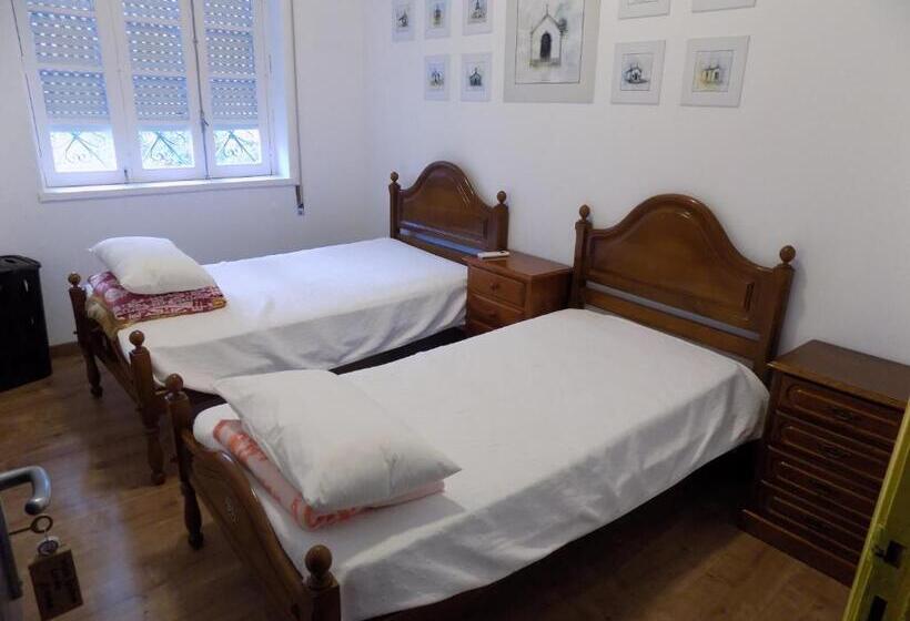 اتاق استاندارد با سرویس بهداشتی مشترک, Albergue De São Bento