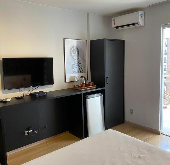 Economy Triple Room, Garvey Park