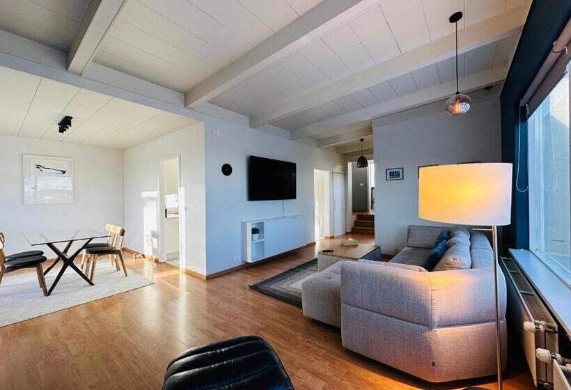 آپارتمان 1 خوابه با چشم‌انداز دریا, Waterfront Fjord House