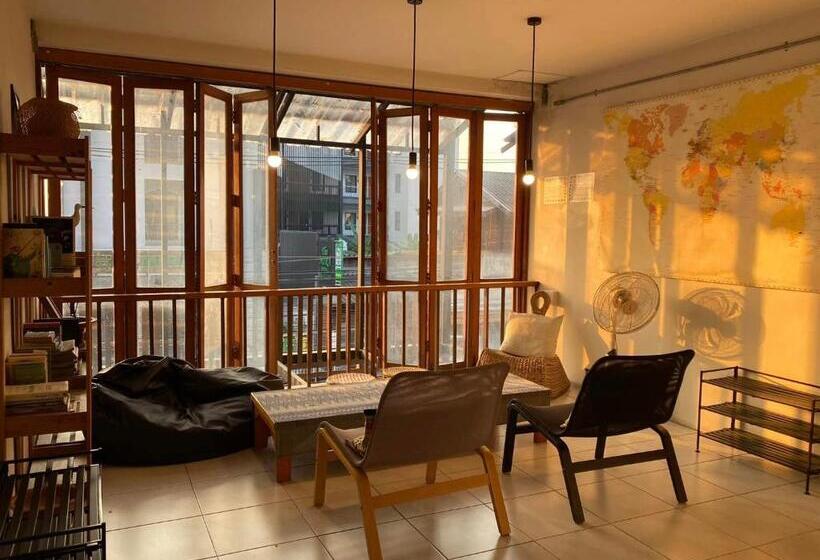 패밀리 룸 공용 욕실, Happynest Inspiring Hostel