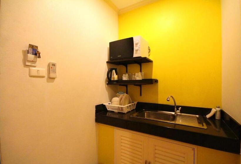 标准三人间, Lemonade Boutique Inn
