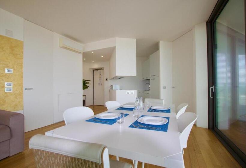 Апартаменты 2 Спальни, Torre Aquileia   Home Immobiliare Jesolo