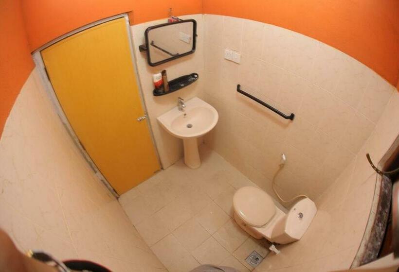 Номер Стандарт Совместная Ванная, Airport Tourist Hostel