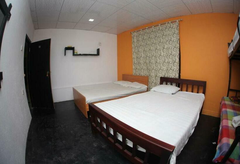 Номер Стандарт Совместная Ванная, Airport Tourist Hostel