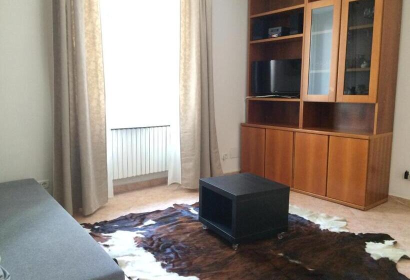 Четырехместный Номер Стандарт, La Piazza B&b