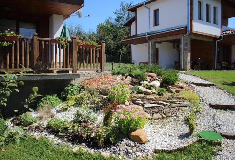 Дом 2 Спальни, Sinjirite Complex
