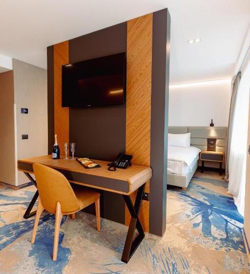 مجموعه ویستا شهر, Alexandrion Experience