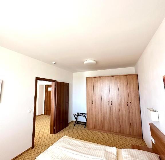 Family Suite, Kopanice