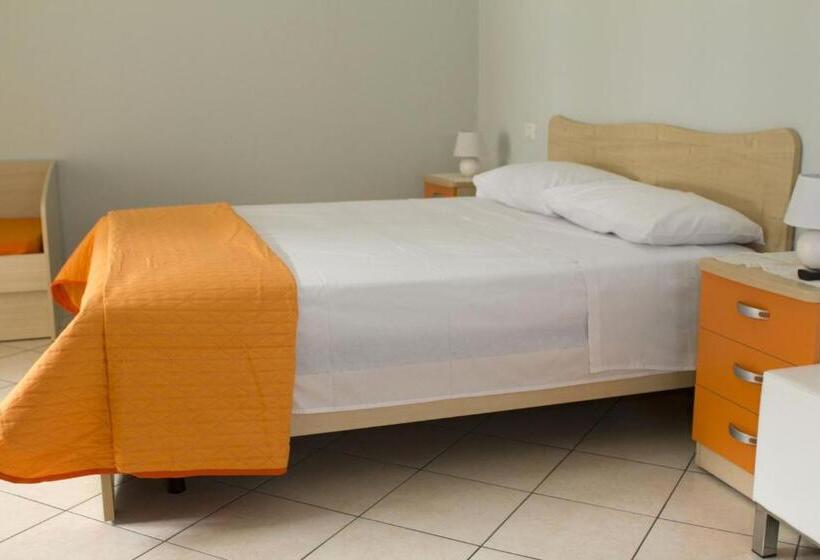 Номер Стандарт Трехместный, B&b L Angolo