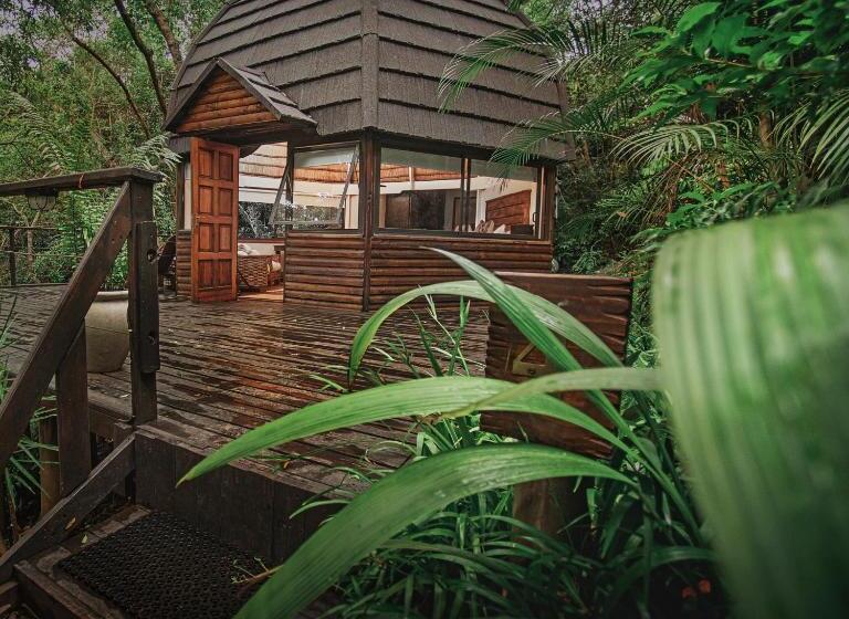 Люкс Вид на Реку, Serenity Mountain And Forest Lodge