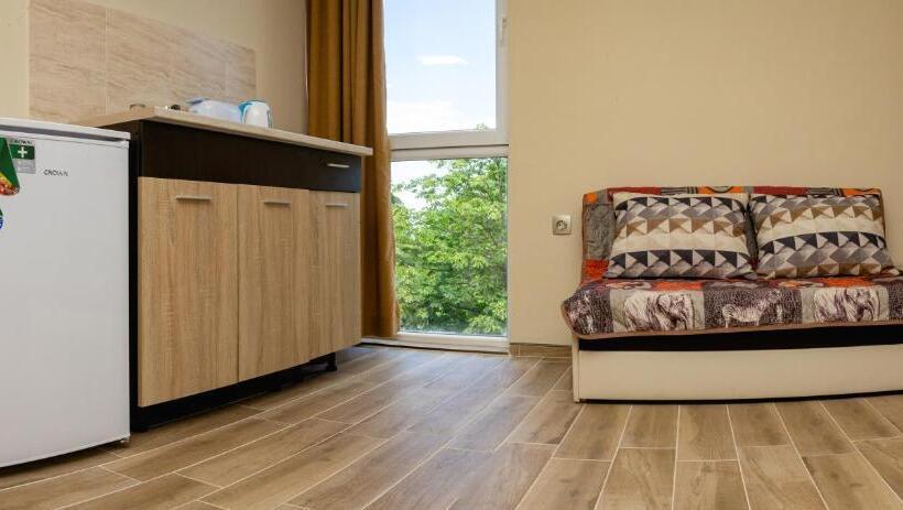 Triple Room Sea View, Silitur Central