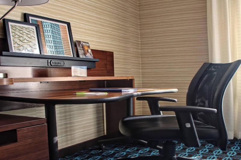 Люкс Кровать Кинг, Fairfield Inn & Suites By Marriott Reading Wyomissing