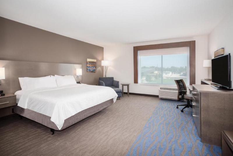 Номер Стандарт Кровать Кинг Адаптированный для Инвалидов, Holiday Inn Express & Suites Great Bend, An Ihg