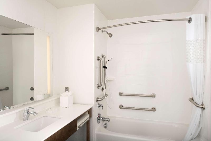 Люкс Адаптированный для Инвалидов, Holiday Inn Express & Suites Great Bend, An Ihg