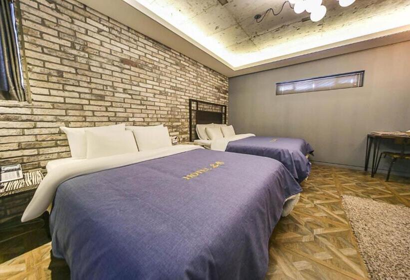 Family Suite, Myeongjak