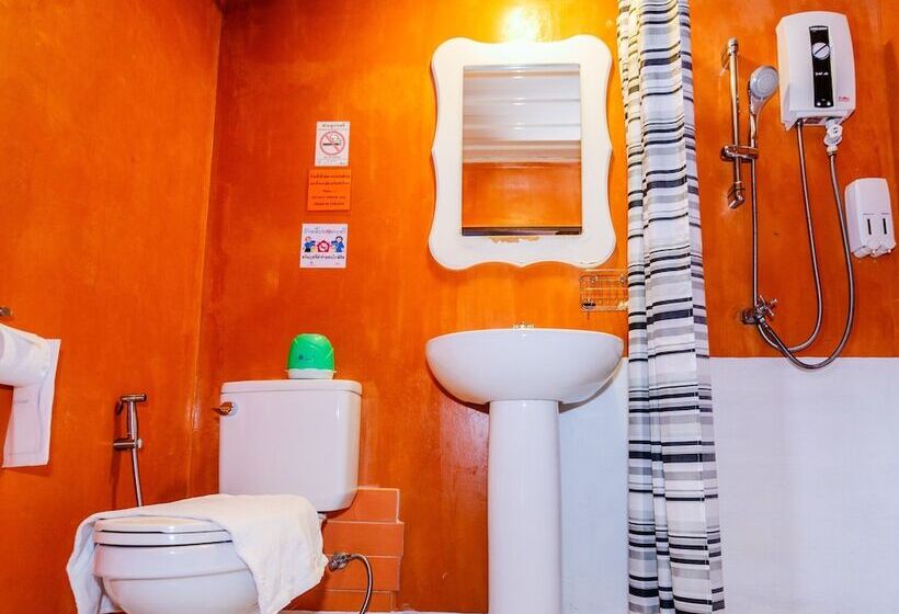 이코노미 룸, Retro Box Hotel Chumphon