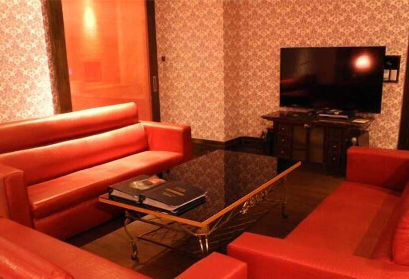 اتاق لوکس, Color Motel