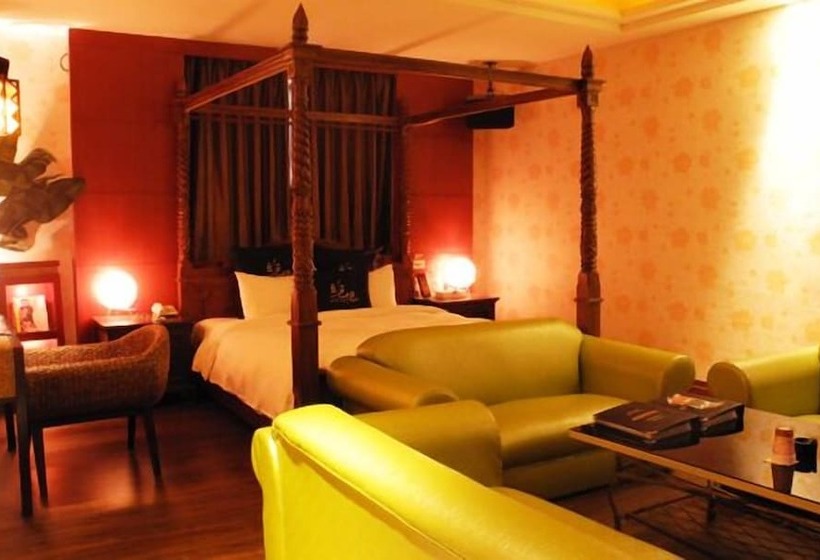 اتاق لوکس, Color Motel
