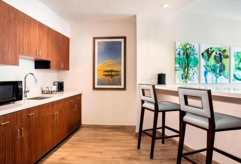 Студио Стандарт Кровать Кинг, Courtyard By Marriott Faro Blanco Resort