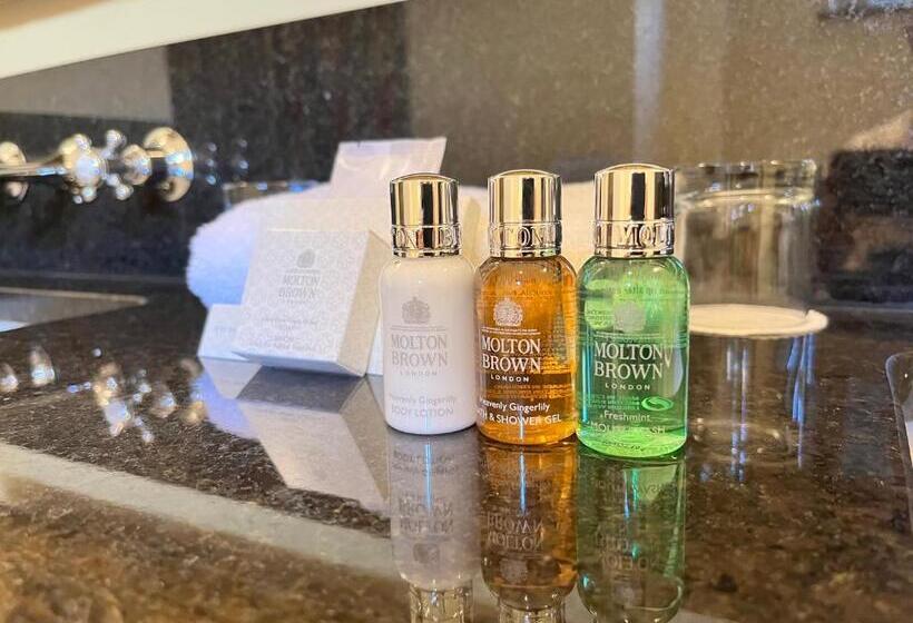 スイート, Abbots Grange Manor House